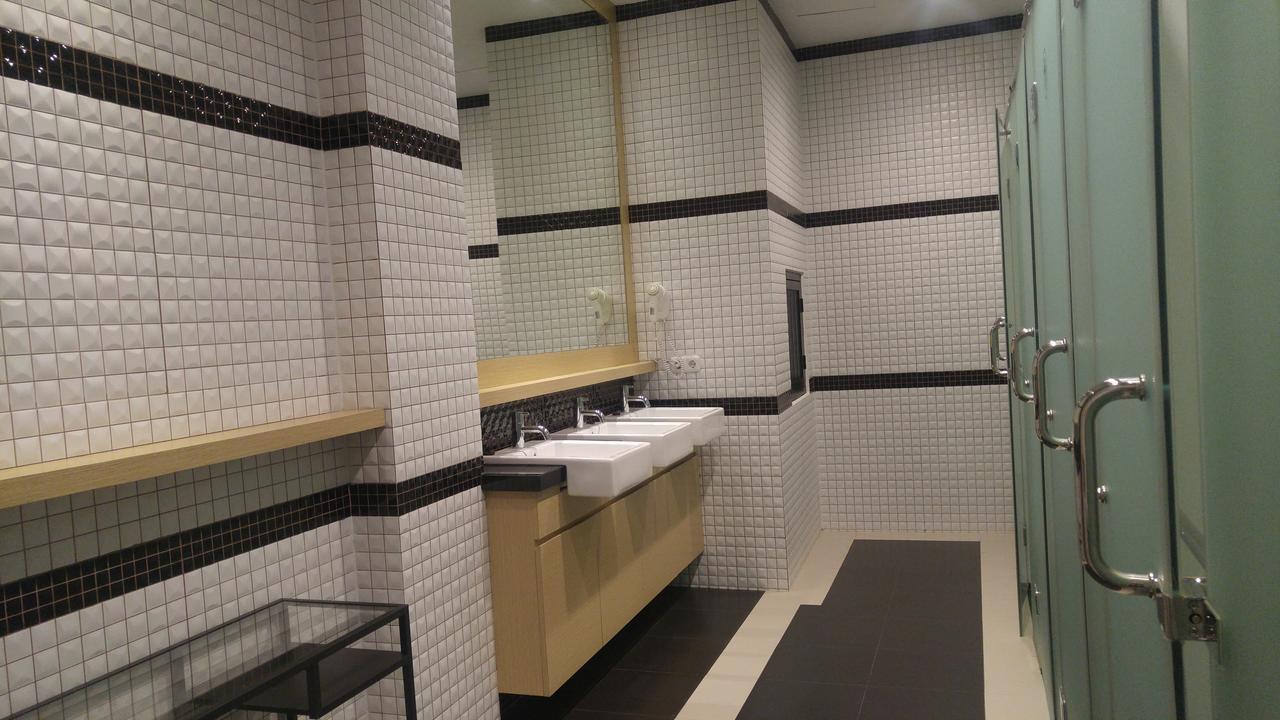 Ostello Pod House Makassar Esterno foto