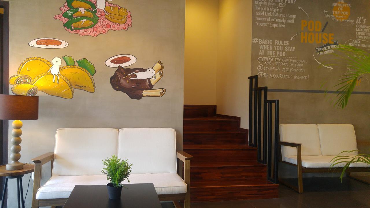 Ostello Pod House Makassar Esterno foto