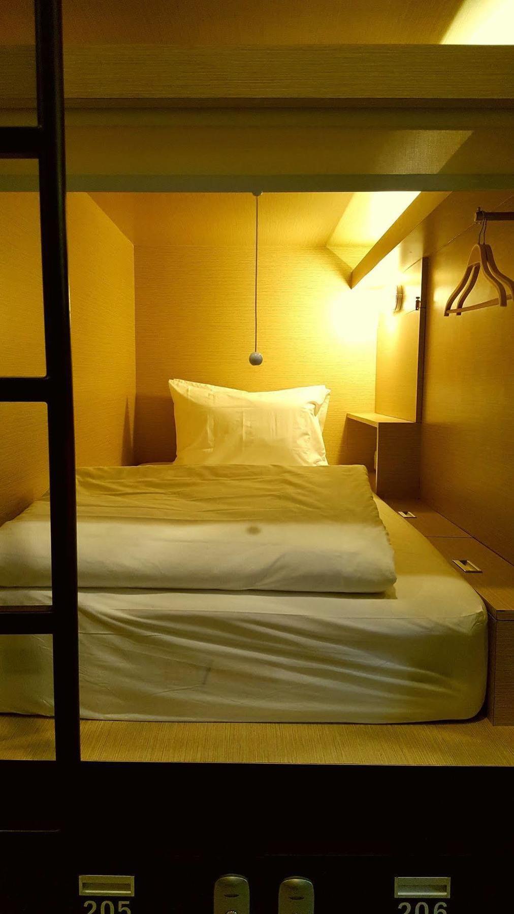 Ostello Pod House Makassar Esterno foto